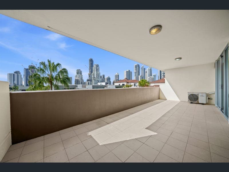 21/53 Darrambal Street, Chevron Island — photo 1 of 5
