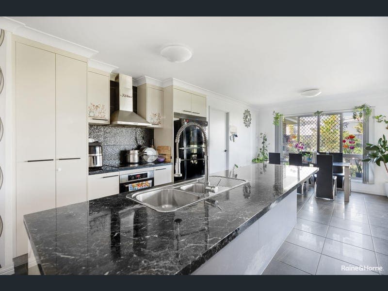 49 Spring Way, Nikenbah — photo 1 of 5