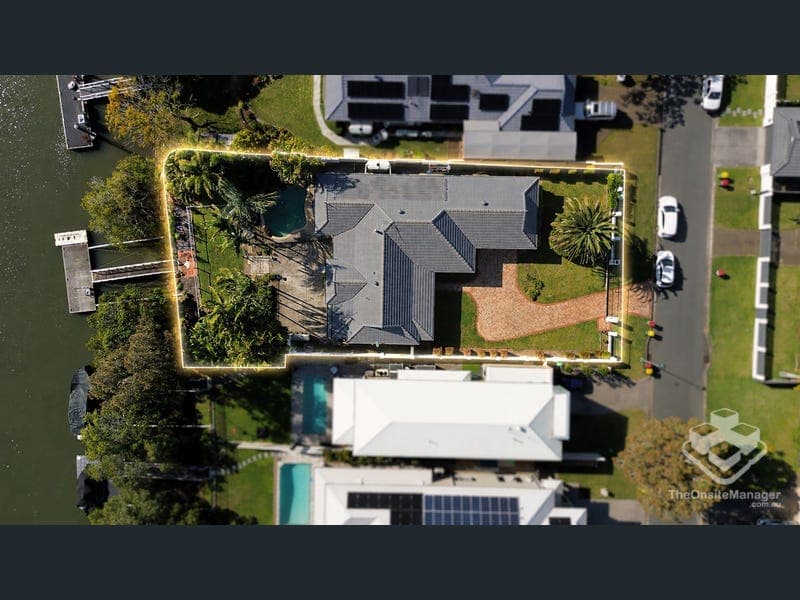 12 Saltwater Terrace, Helensvale — photo 1 of 5