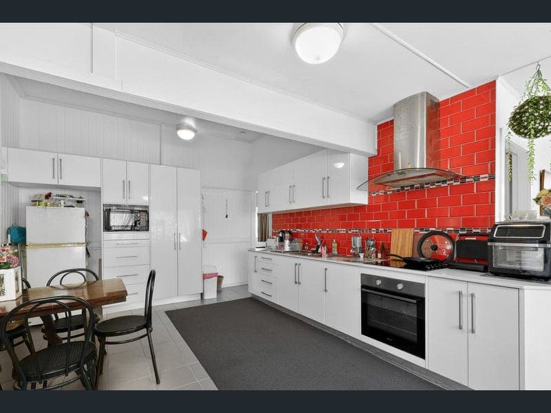 70 Lucas Street, Berserker — photo 1 of 5