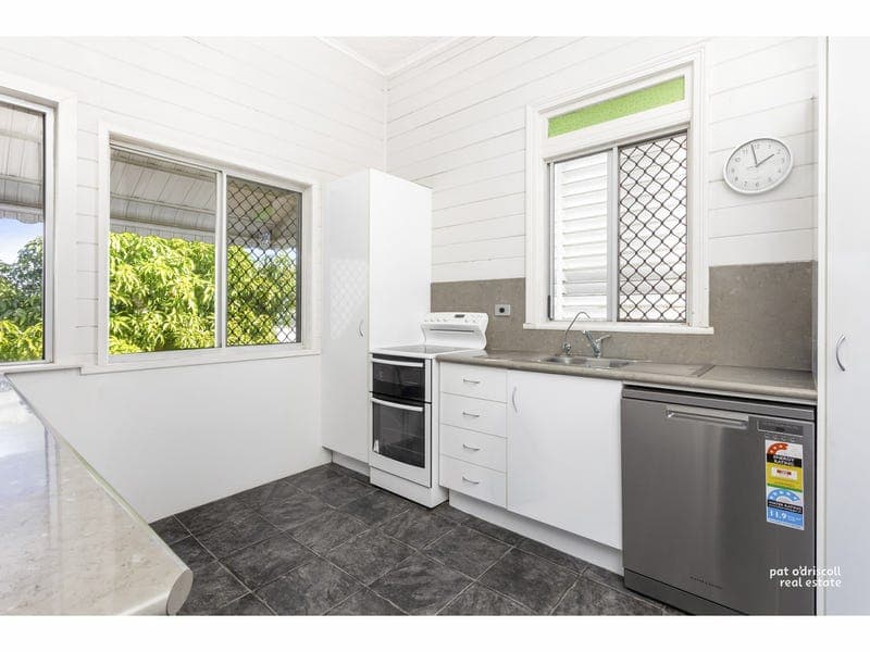 15 Meade Street, Wandal — photo 1 of 5