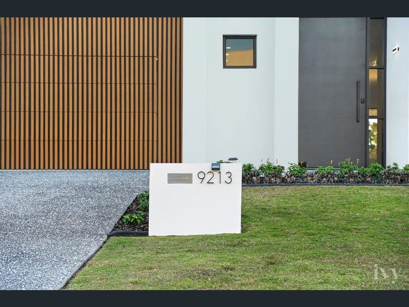 9213 Peter Senior Drive, Hope Island — photo 1 of 5