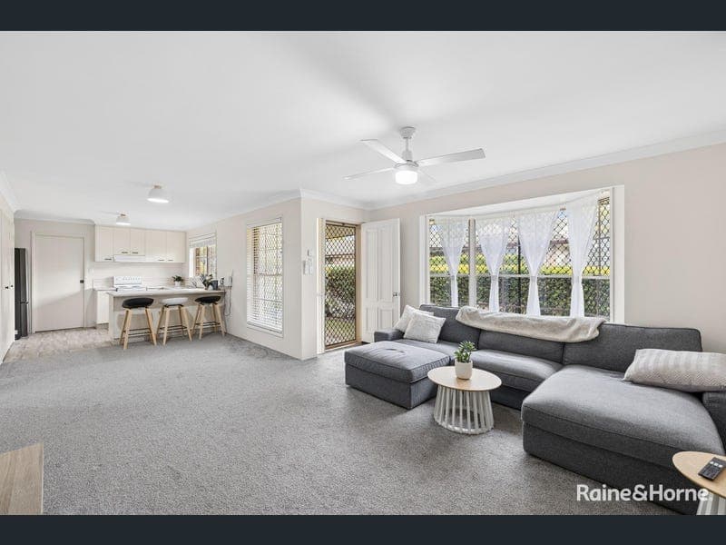 2/2 Elms Street, Bundamba — photo 1 of 5