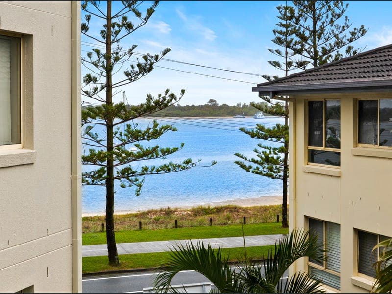 16/418 Marine Parade, Biggera Waters — photo 1 of 5