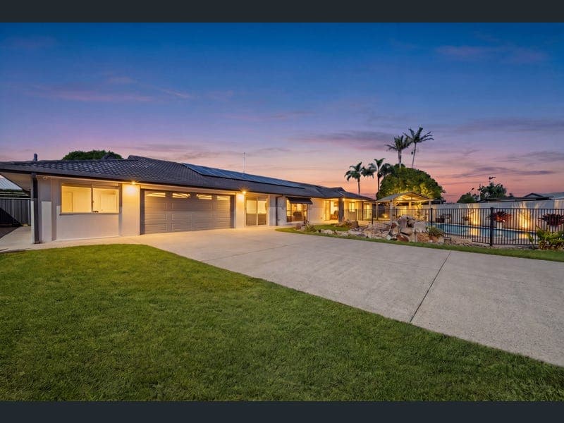 32 Kurrajong Court, Palm Beach — photo 1 of 5