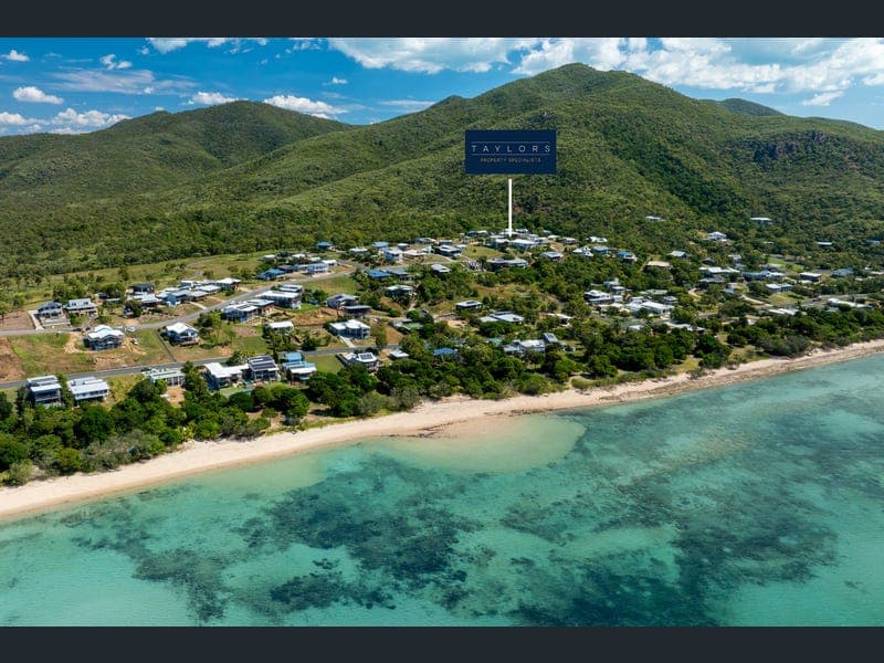 16 Olden Court, Hideaway Bay — photo 1 of 5
