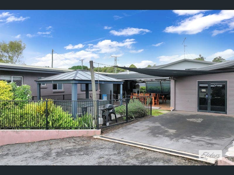 5 Third Avenue, Atherton — photo 1 of 5