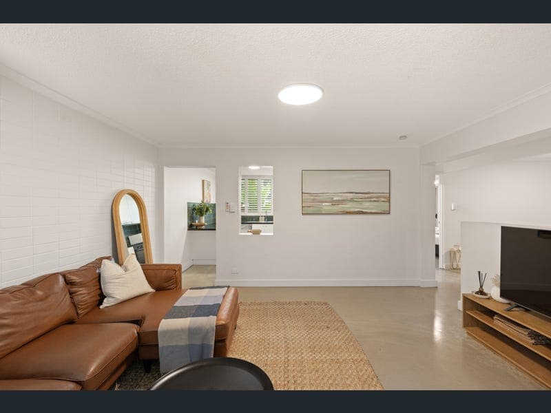 1/18 Griffith Street, New Farm — photo 1 of 5