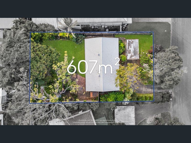 34 Babirra Street, Hope Island — photo 1 of 5
