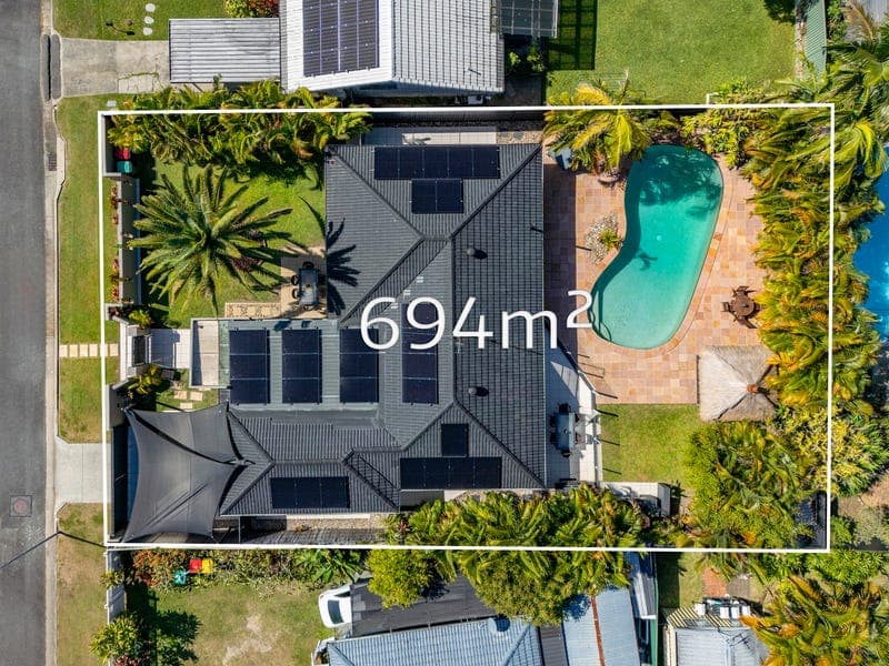 7 Miralie Place, Ashmore — photo 1 of 5