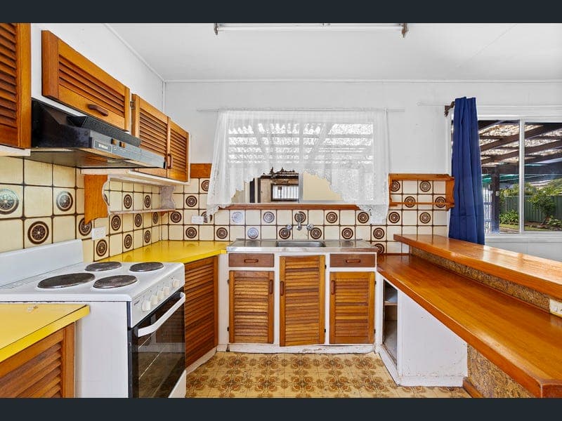 22 Crouch Avenue, Bongaree — photo 1 of 5