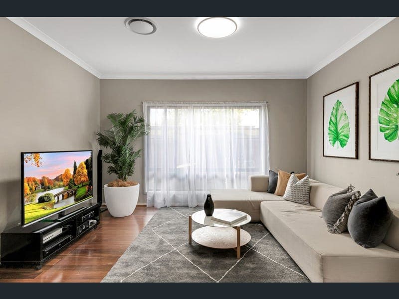 34 Tarbet Street, Kenmore — photo 1 of 5
