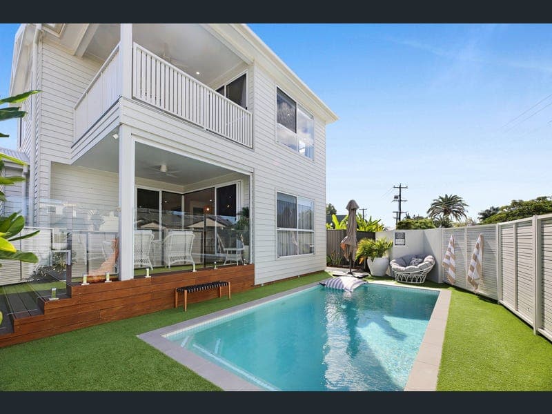 50 Bluejay Street, Burleigh Waters — photo 1 of 5