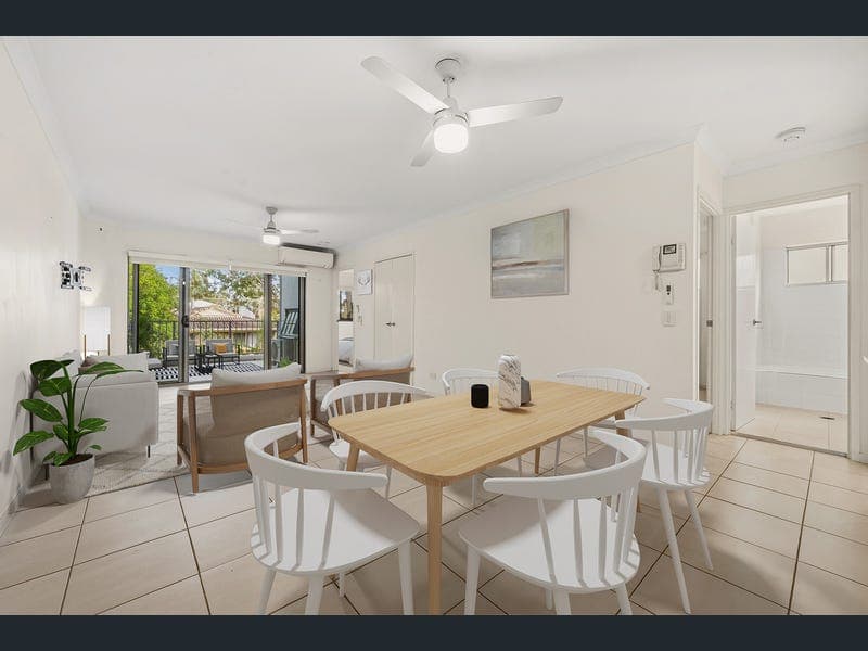 9/123 Mein Street, Scarborough — photo 1 of 5