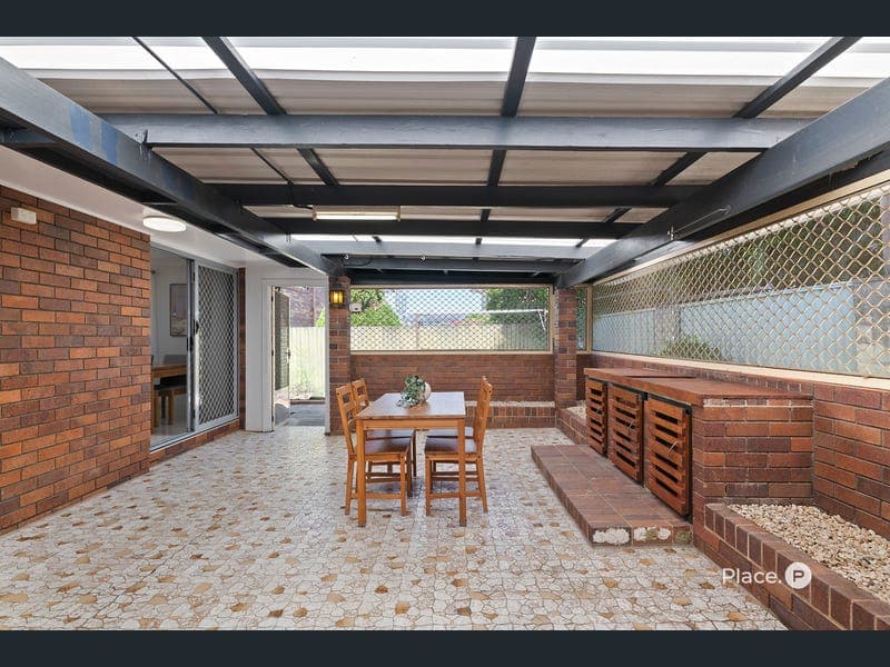 23 Pompadour Street, Sunnybank Hills — photo 1 of 5