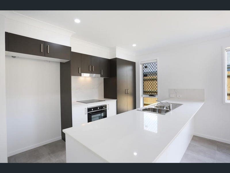 14 Isla Street, Park Ridge — photo 1 of 5