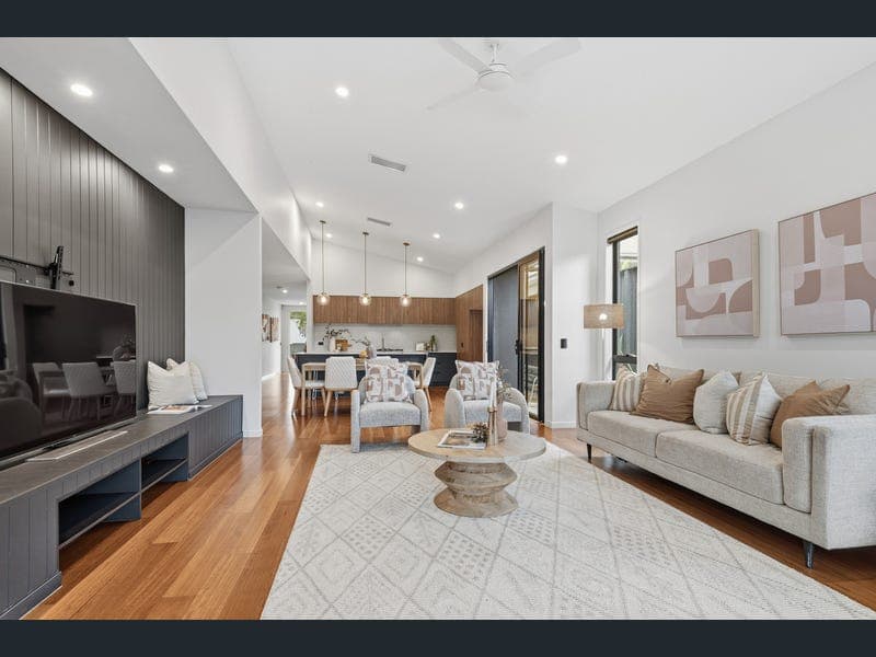 308 Canvey Road, Upper Kedron — photo 1 of 5