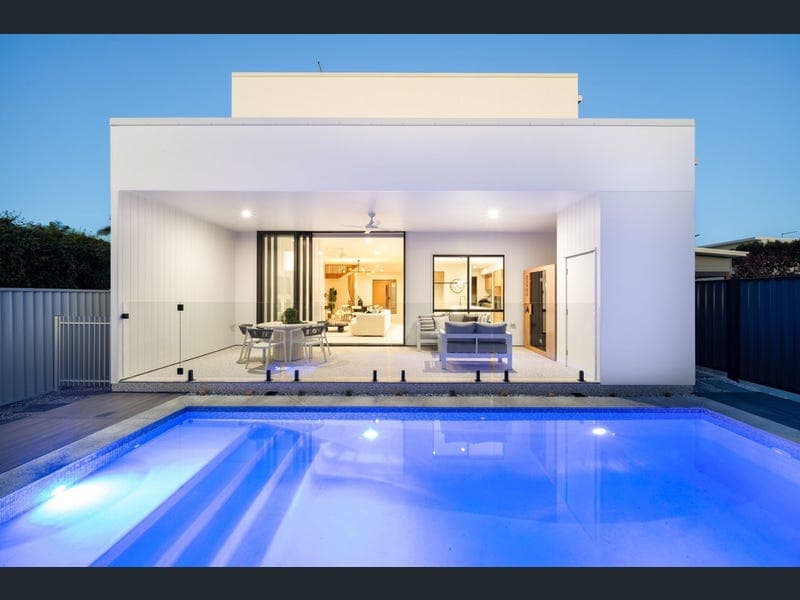 4 Landsborough Parade, Golden Beach — photo 1 of 5