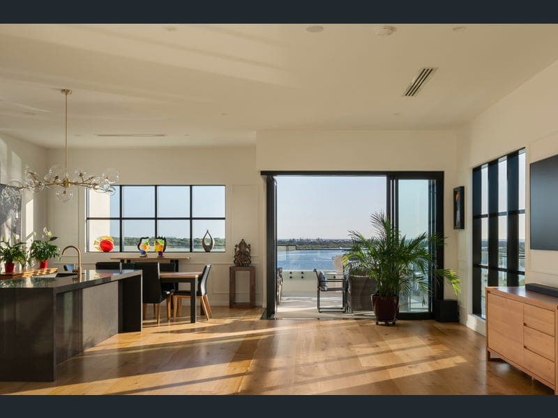 37/26 Picnic Point Esplanade, Maroochydore — photo 1 of 5