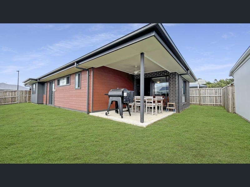 18 Moorhen Street, Palmview — photo 1 of 5
