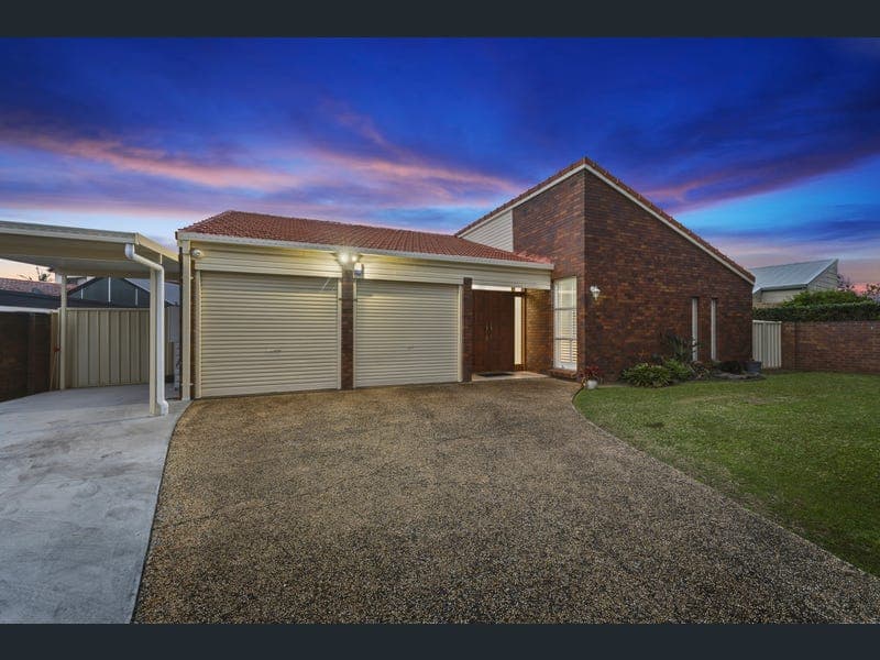 64 Oakleaf Street, Eight Mile Plains — photo 1 of 5
