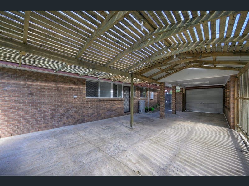4 Edward Street, Boyne Island — photo 1 of 5