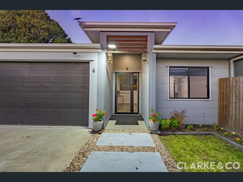 4/9 Nichols Avenue, Beerwah — photo 1 of 5