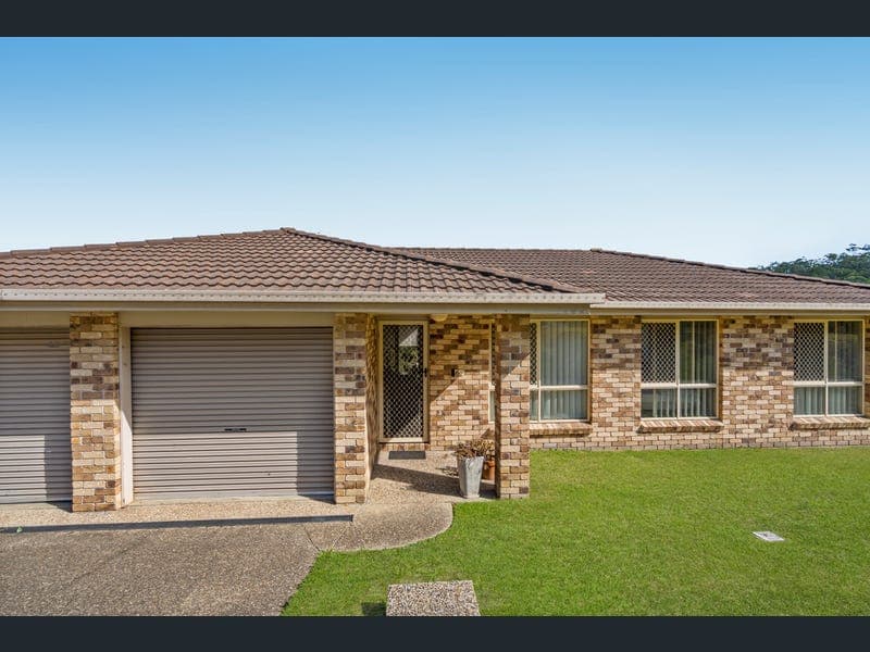 6 Hartwig Crescent, Mount Warren Park — photo 1 of 5