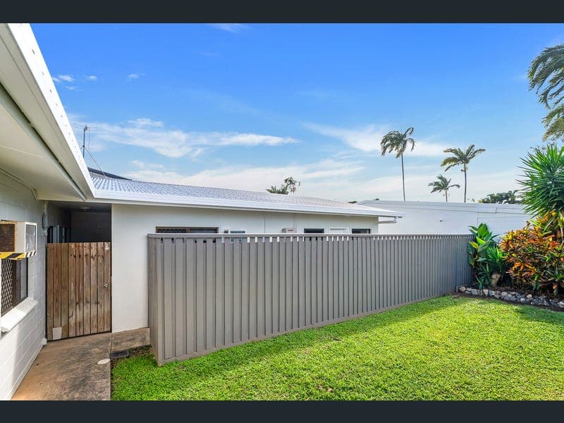 1/222 Fearnley Street, Parramatta Park — photo 1 of 5