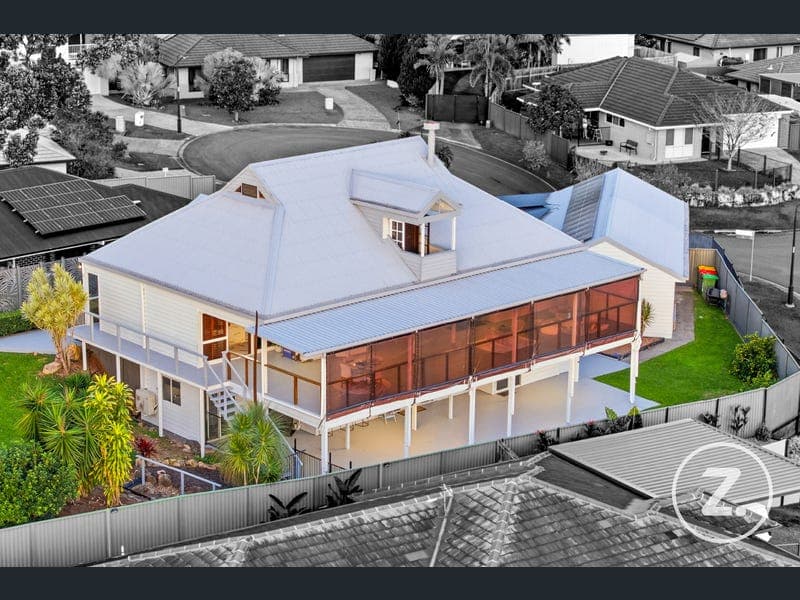 2 Carmel Close, Gilston — photo 1 of 5