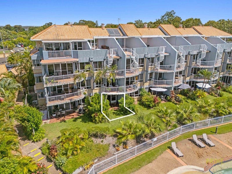 152/17 Buccaneer Drive, Urangan — photo 1 of 5