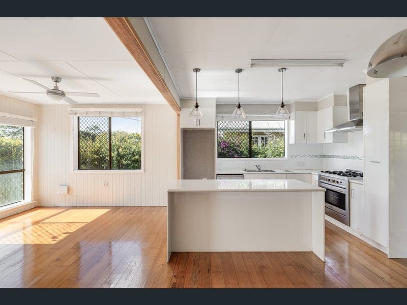 4 Wombyra Street, Newtown — photo 1 of 5