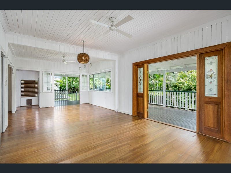 5 Macilwraith Street, Manoora — photo 1 of 5