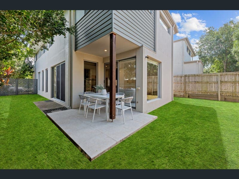 27 Ascent Street, Rochedale — photo 1 of 5