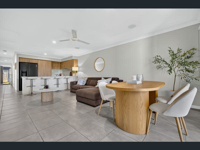 10 Burke Lane, Flagstone — photo 1 of 5