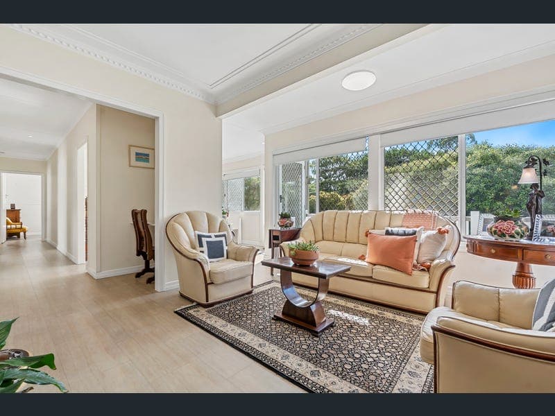 11 Woolton Street, Tarragindi — photo 1 of 5
