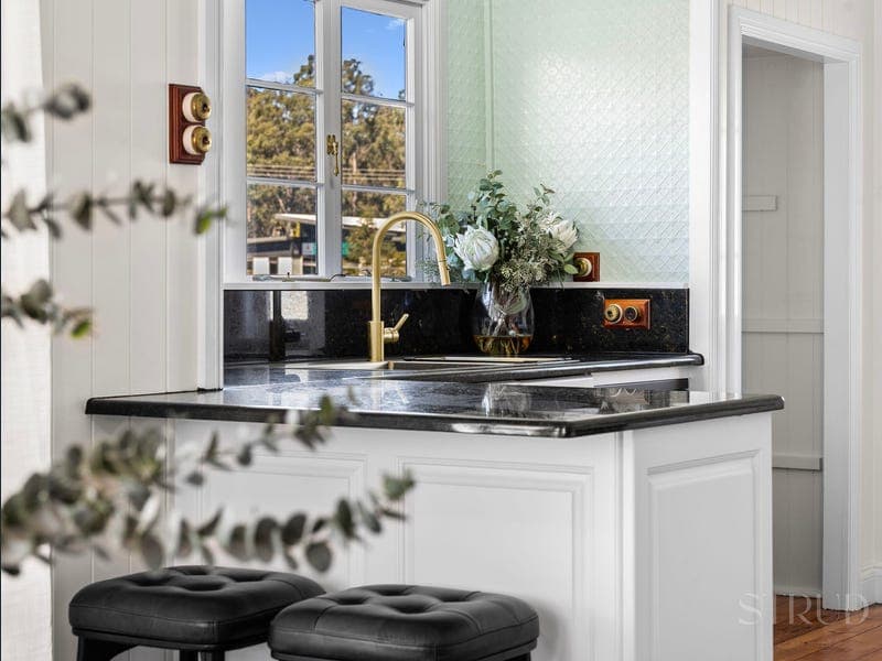 33A Queen Street, Blackstone — photo 1 of 5