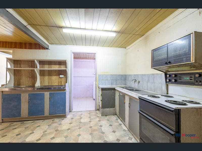 34 Tandanya Street, Mansfield — photo 1 of 5