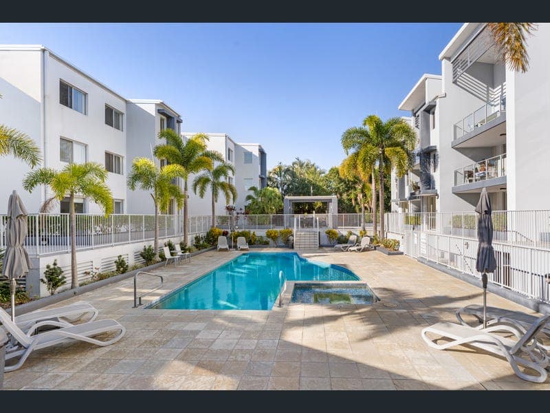 18/2341 Gold Coast Highway, Mermaid Beach — photo 1 of 5