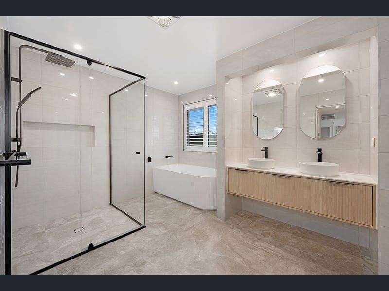 36 Palmetto Place, Bridgeman Downs — photo 1 of 5