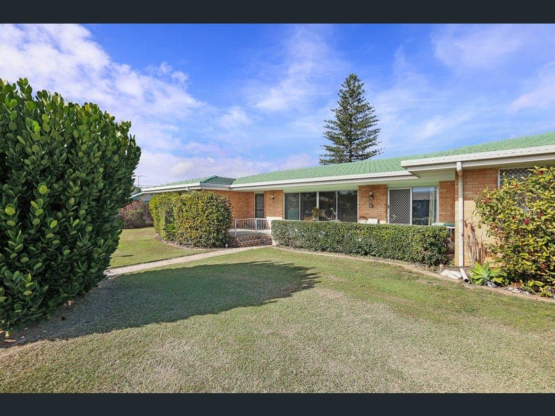 11 Svensson Street, Svensson Heights — photo 1 of 5