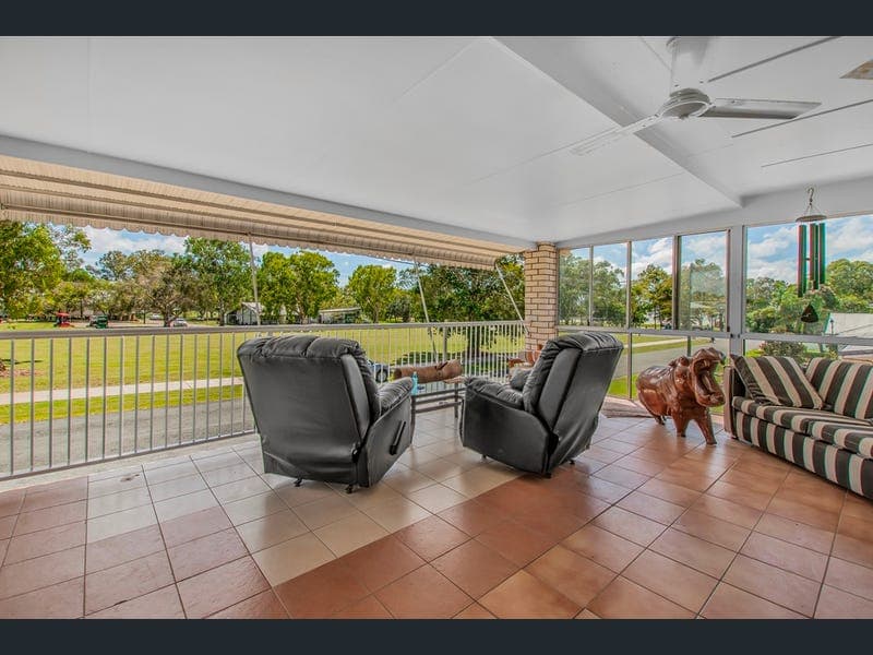 51 Gympie Road, Tin Can Bay — photo 1 of 5