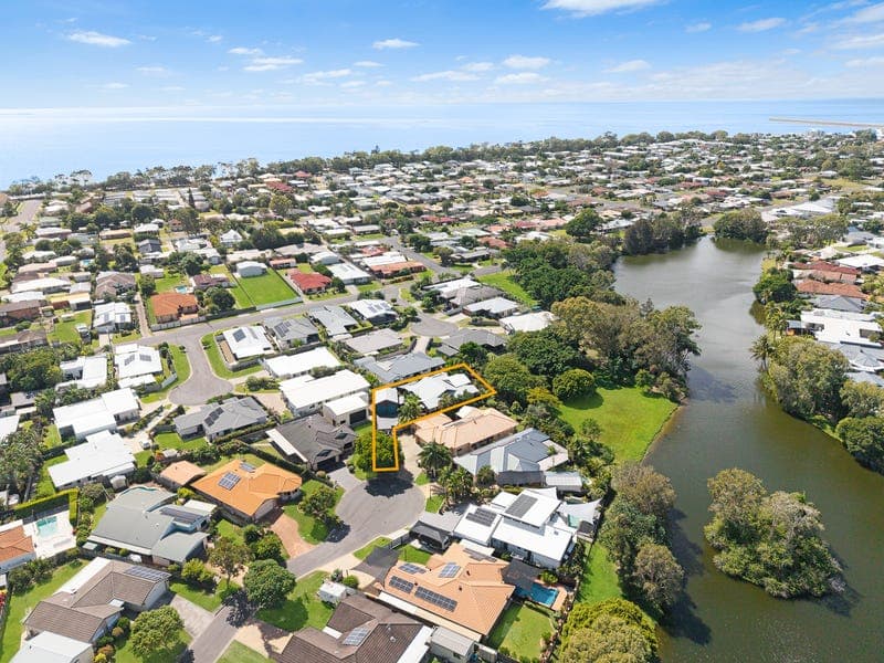 12 Treviso Court, Urangan — photo 1 of 5