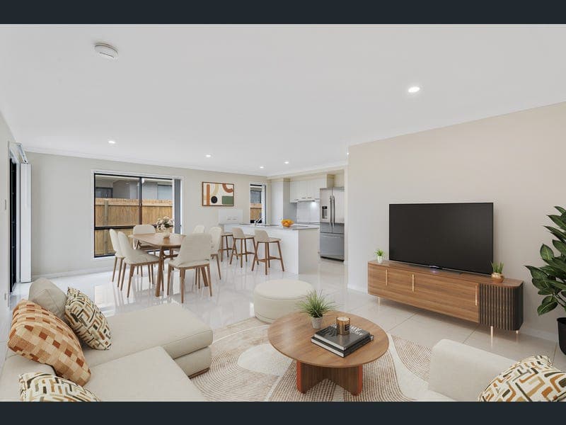1 & 2/7 Myrtleford Crescent, Cambooya — photo 1 of 5