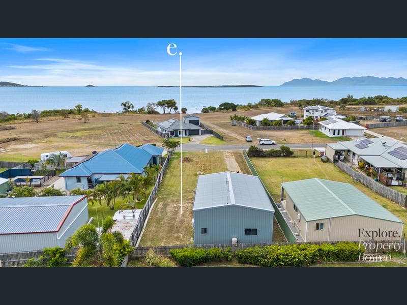 15 Bayside Court, Bowen — photo 1 of 5