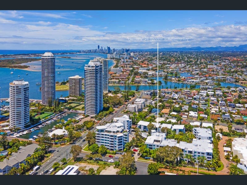 26i/28 Bayview Street, Runaway Bay — photo 1 of 5