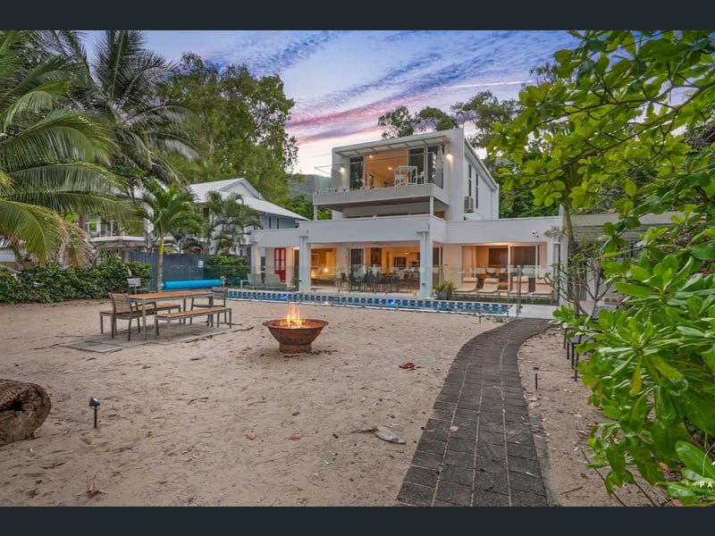 27 Oak Street, Oak Beach — photo 1 of 5