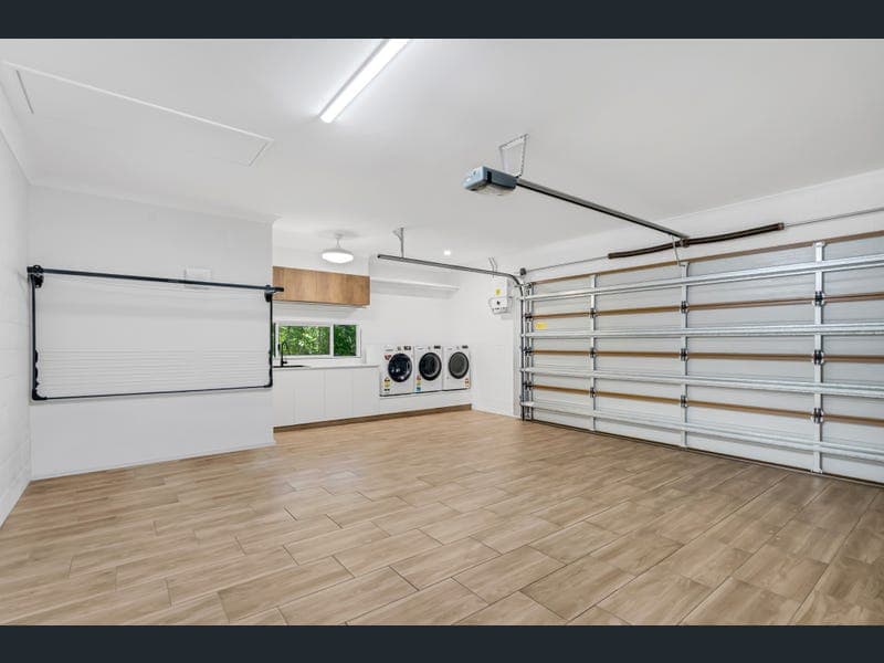 16 Flow Close, Trinity Beach — photo 1 of 5
