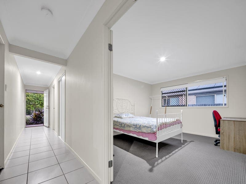 27 Woodgate Street, Oxley — photo 1 of 5