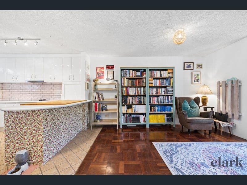 2/76 Swinburne Street, Lutwyche — photo 1 of 5
